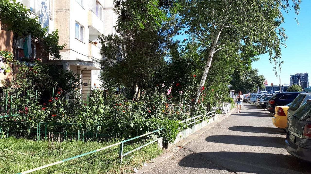 2 Bedrooms With Private Bath And Balcony Near The Airport Sofya Dış mekan fotoğraf